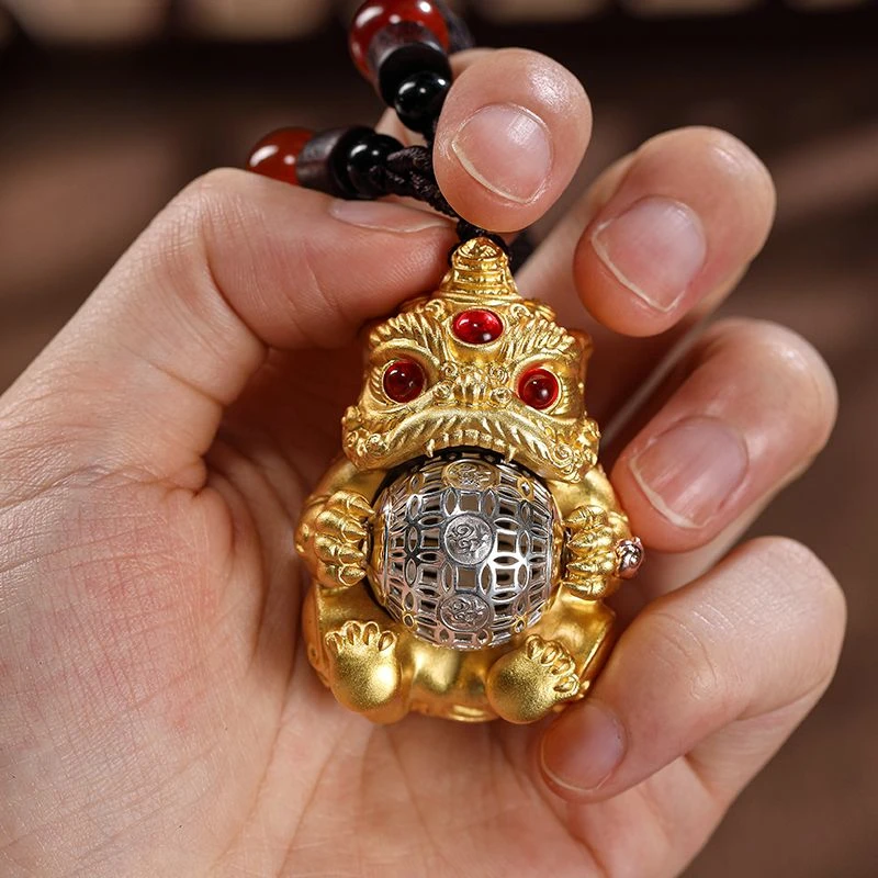 UMQ Original Good Luck Comes Lucky Lion Holding Ball Car Handle Playing High-End Jucai Lucky Pendant Auspicious Gift