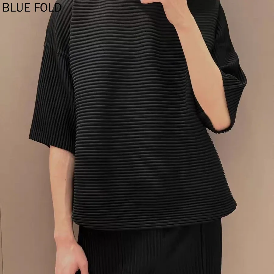 

Miyake Pleated Round Neck Short-Sleeved Men's T-shirt Round Neck Top New Horizontal Stripes, Loose Casual Japanese Style, Summer