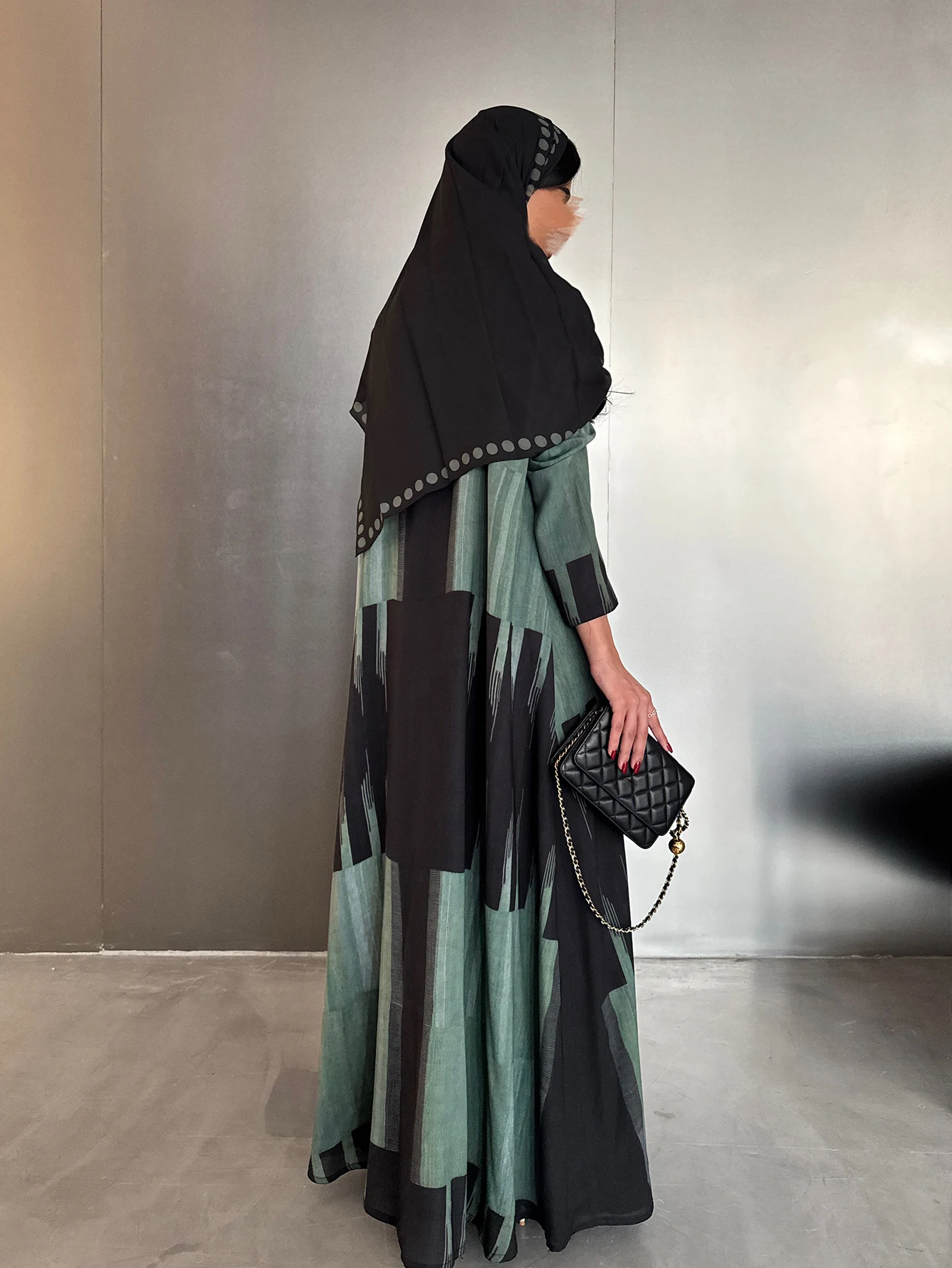 Elegant Arabic Women's Traditional Fashion Loose-Fitting Long-Sleeved Full-Body Printed Abaya Robe