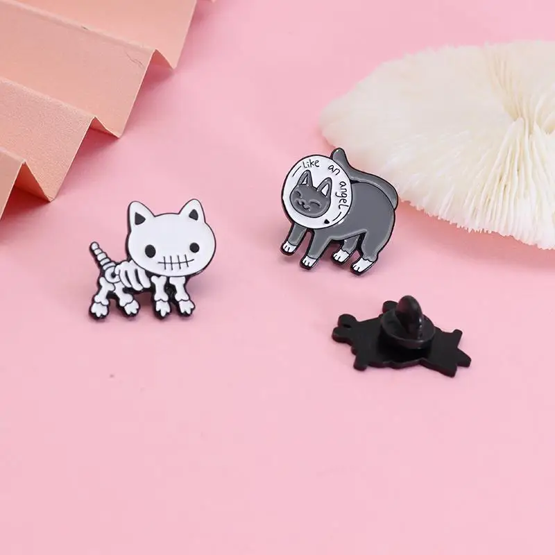 Sweet,Like an angel Cat Enamel Pin Hugging Couple Skeleton Bone Black White Cat Animal Brooches Lapel Badge Jewelry Accessories