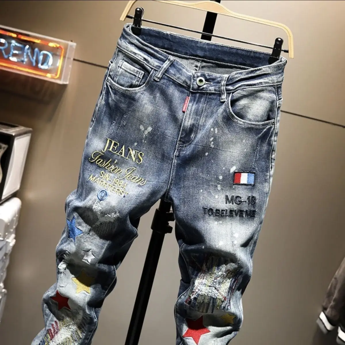 الراقية الصناعة الثقيلة الأمريكية ممزق المطرزة الجينز الرجال 2025 الاتجاه الجديد سليم المناسب أقدام صغيرة مرونة المتسول السراويل