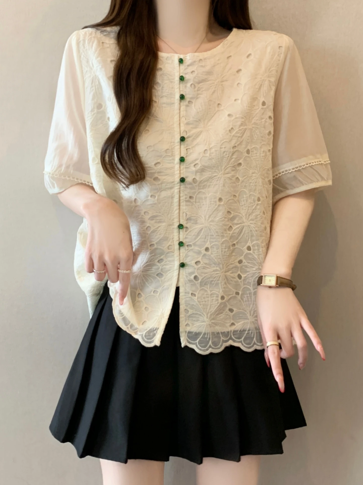 

Lace Embroidery Short Sleeve Base Shirt Women's Summer 2026 plus Size Younger Looking High Design Sense Ultra Popular Top