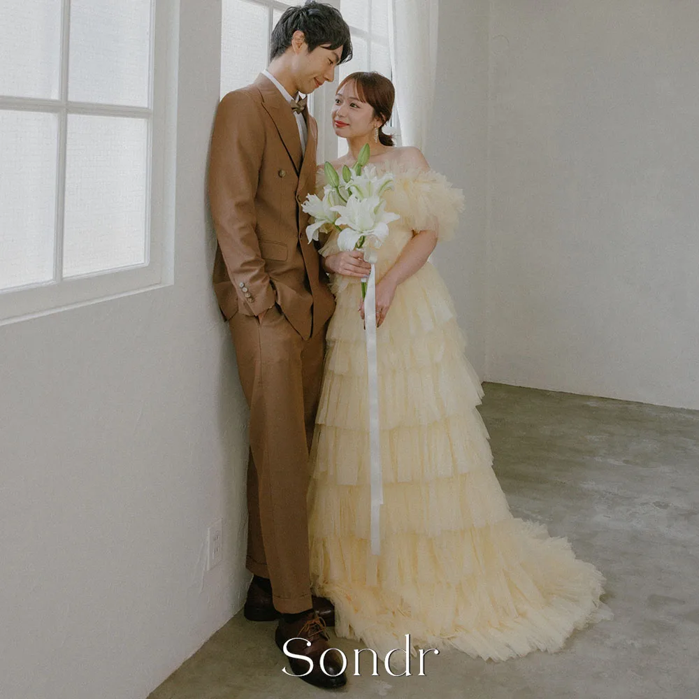 Sondr Light Yellow Japanese Wedding Party Dresses for Bride Tiered Tulle Luxury Evening Gown Off the Shoulder Fluffy Bridal Gown