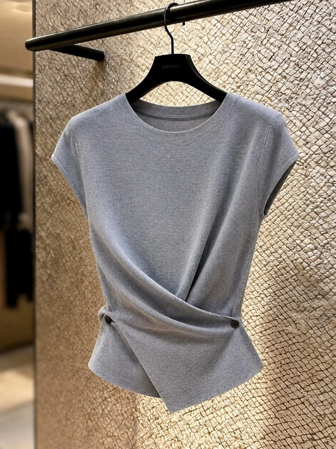 

Slimming Cross Design Short Sleeve T-Shirt Women's round Neck Overhead Top Summer 2026 Pure Color Versatile Commute Style