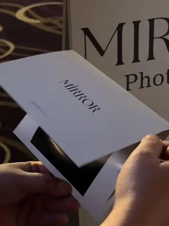 بطاقات صور مخصصة مطوية الشكل للدعوة مع شعار QR Code 5X7 بوصة بطاقات قابلة للطي بوابة عتيقة فاخرة مع أيقونات قابلة للطباعة