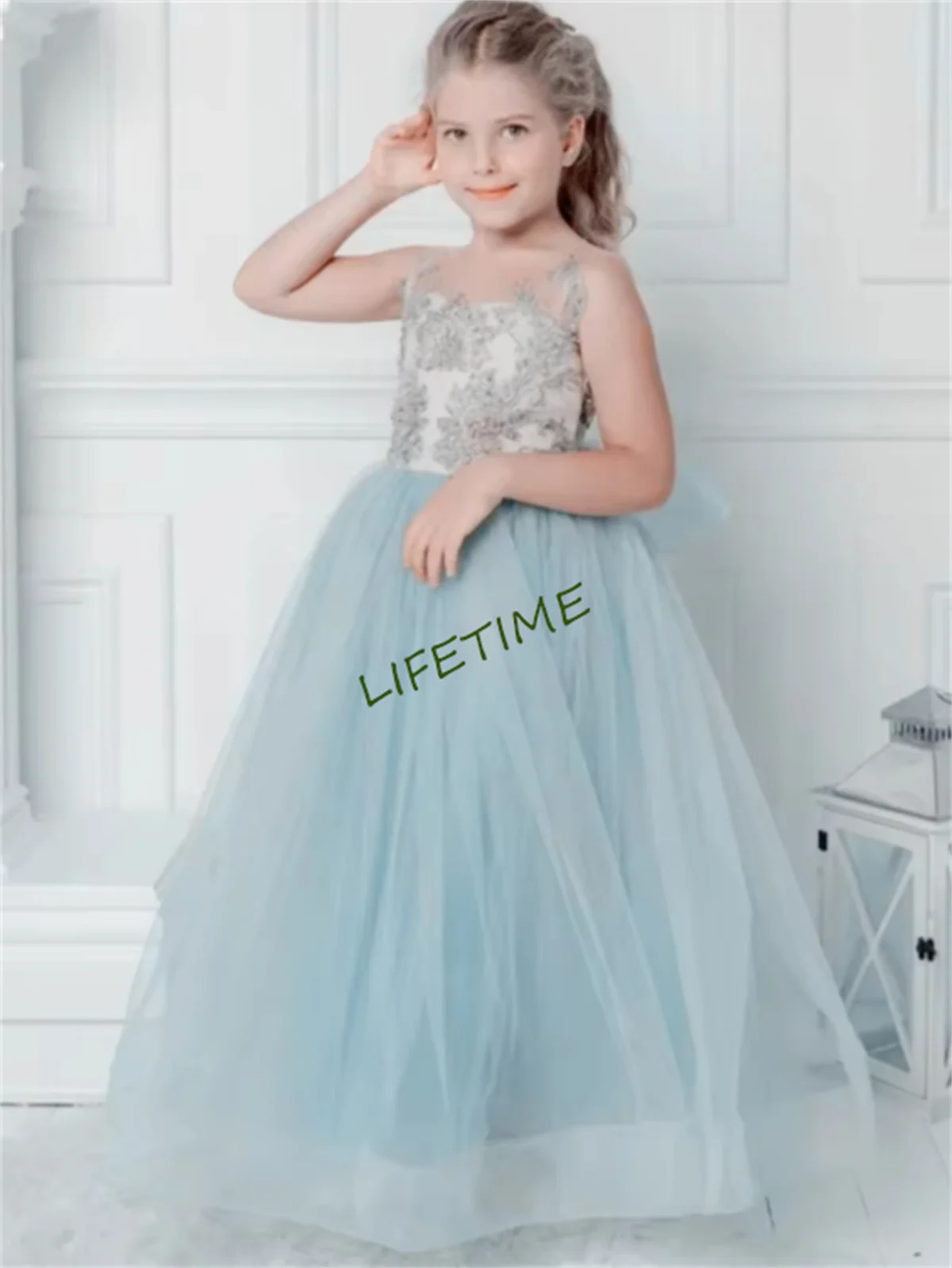 CustomizedFirst Communion Gowns สีเทา Angel ดอกไม้สาวชุด Tulle Puffy Appliques แขนกุดสําหรับงานแต่งงานเด็กวันเกิด Party