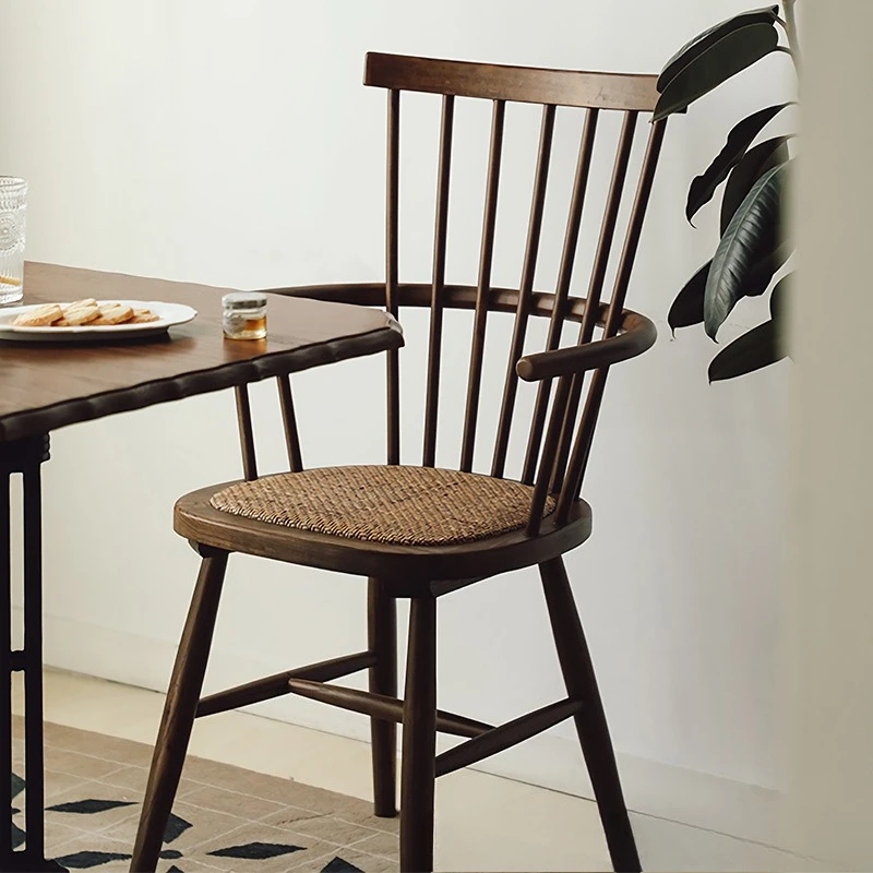 Cadeira retrô de madeira maciça, cadeira de mesa, cadeira de jantar com apoio de braço medieval francês