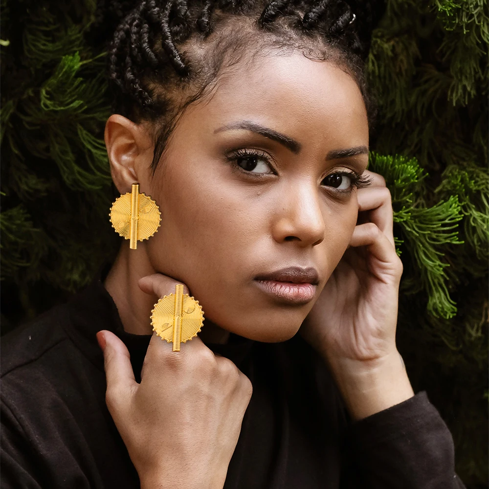 Fashion Earrings Jewelry for Women 18k Gold Plated Clip Earrings and Finger Ring Party Gift for African Dubai Copper Jewelry Set