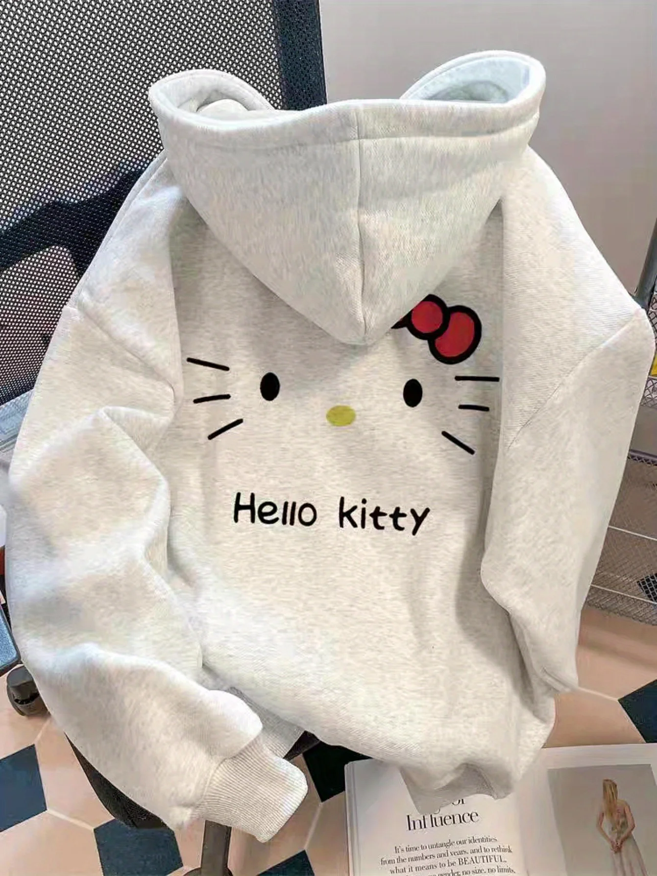 سانريو السيدات الخريف والشتاء الكرتون مرحبا كيتي طباعة طويلة الأكمام مقنعين جديد فضفاض بلوزات على الموضة ملابس الشتاء النساء #1