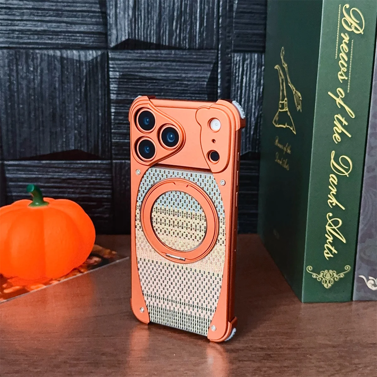 حافظة هاتف بخيط ذهبي من الألومنيوم المعدني لهاتف آيفون 17 برو 17 برو ماكس غطاء حماية مغناطيسي مقاوم للصدمات والسقوط #2