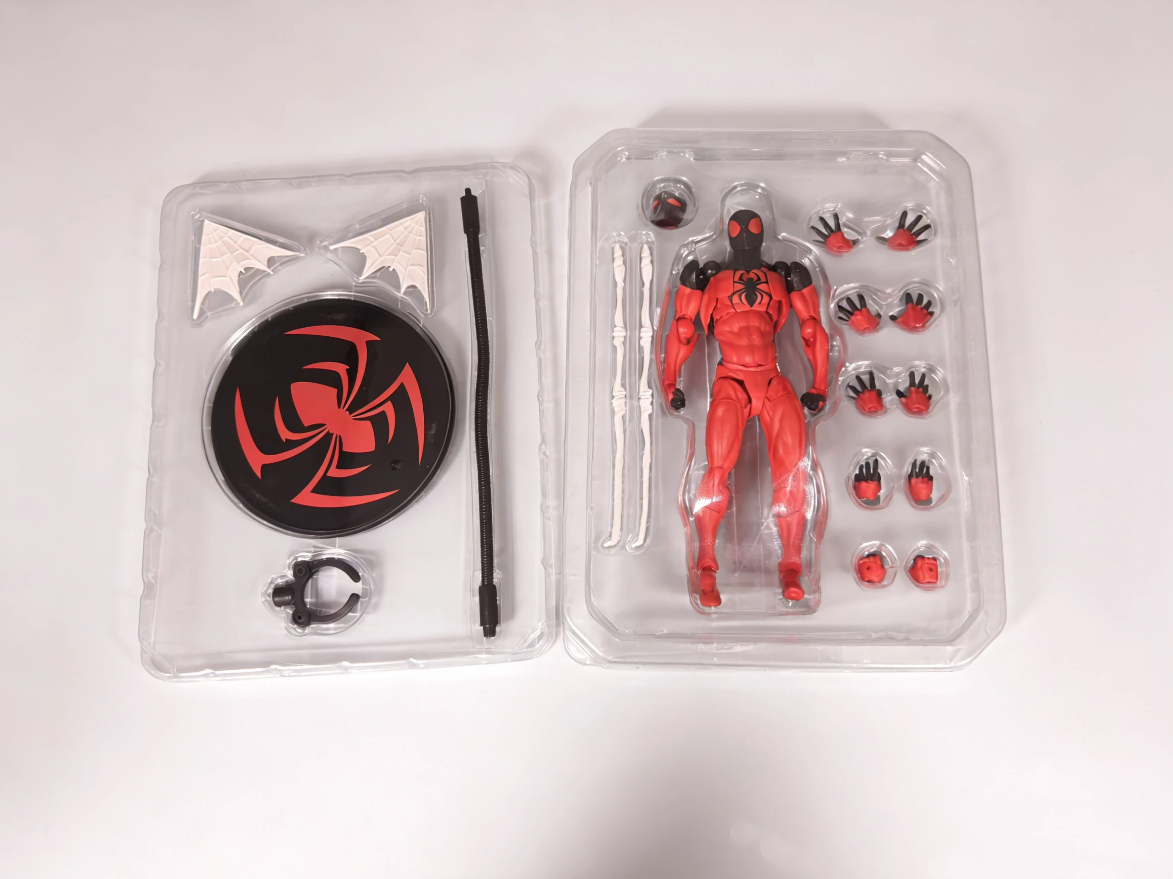 

Red Spider-Man Ultimate Spider-Man Fully Articulated Action Figure Multi-Accessories Model Desktop Ornament