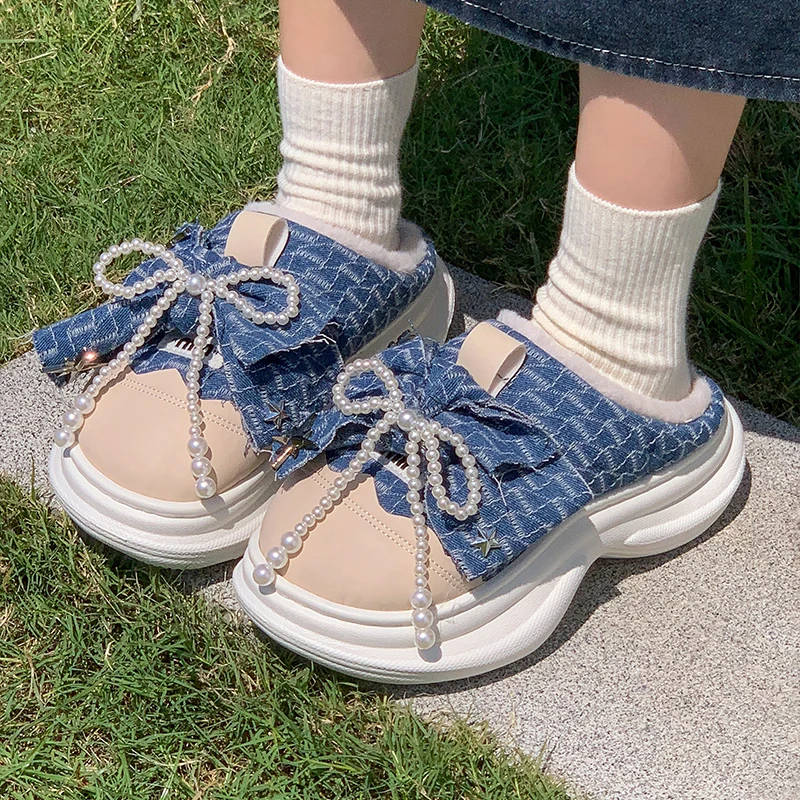 2025년 신상 여성 데님 슬리퍼 플랫폼 두꺼운 밑창 진주 리본 따뜻한 플리스 안감 하프 슬라이드 캐주얼 신발