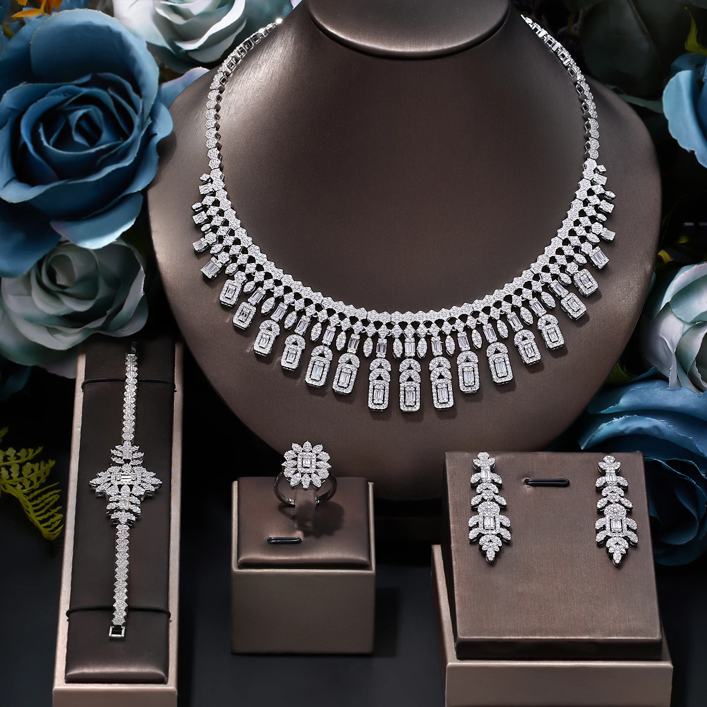 

2024 Best selling African 4-piece Bridal Jewelry Set New Fashion Dubai Jewelry Set Women's Wedding Party Accessories Design