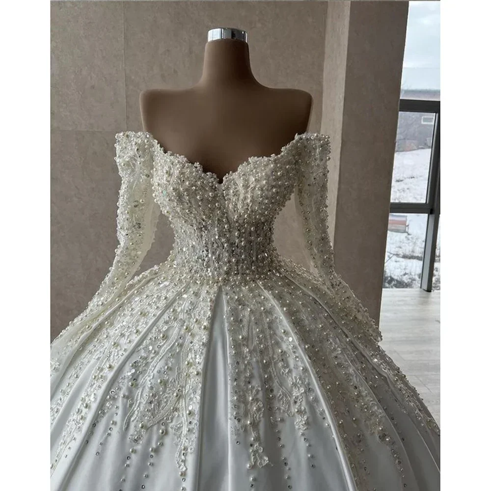 Exquisite Sweetheart Wedding Dress with Beading Pearls Elegant Appliques Court Train Ball Gowns Beach Garden Custom Bride Dress