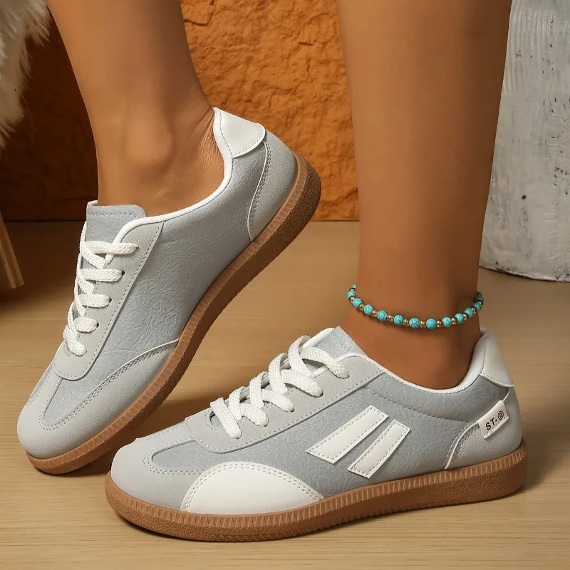 Sepatu Kets Wanita 2025 Musim Semi Baru Mewah Sepatu Datar Nyaman Slip On Sepatu Wanita Lembut Sepatu Luar Ruangan Ringan untuk Wanita
