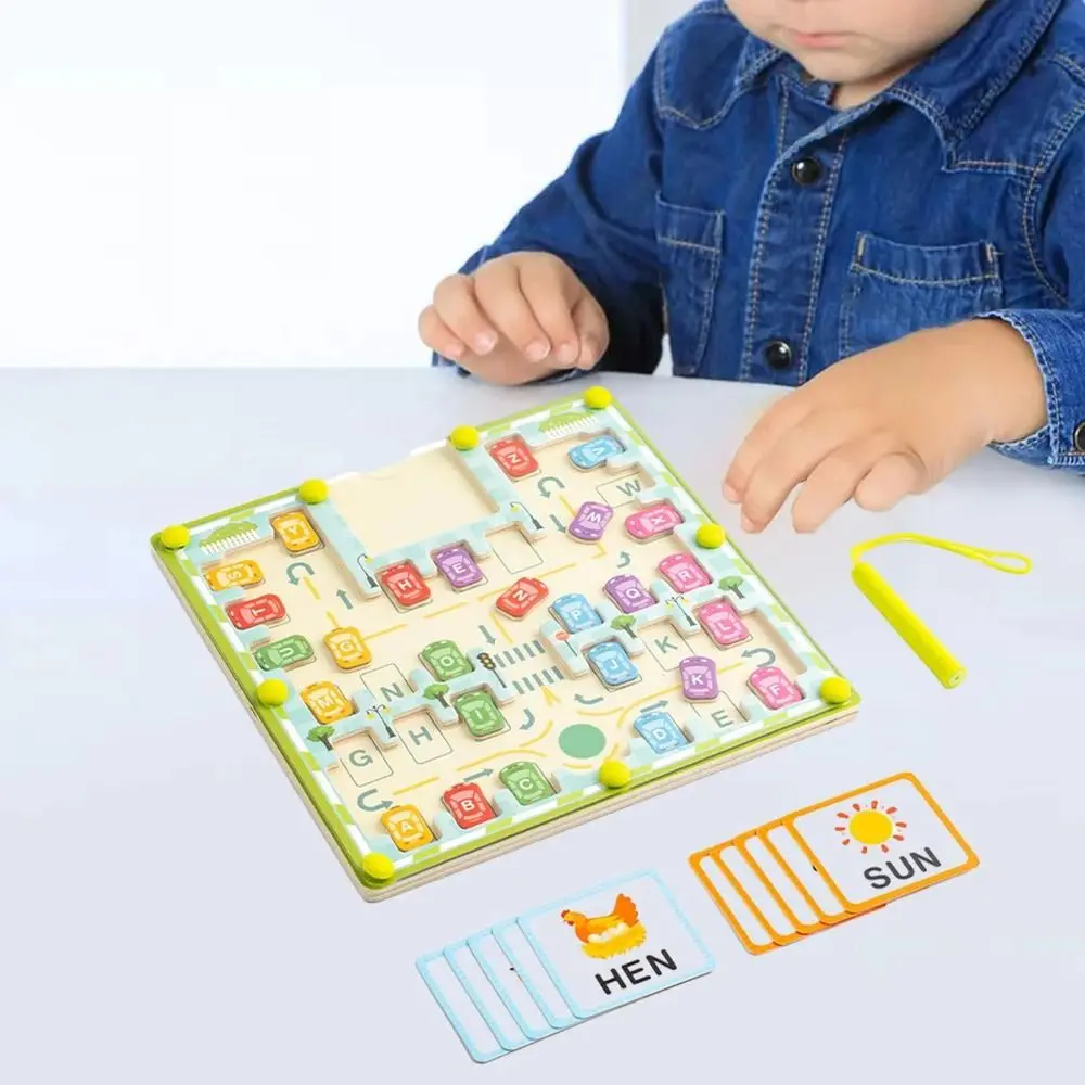 Drewniany Magnetyczny Labirynt z Kolorowymi Literami 26 Angielskich Liter Puzzle Literowe Montessori Tablice Puzzle Przenośne Wczesna Edukacja
