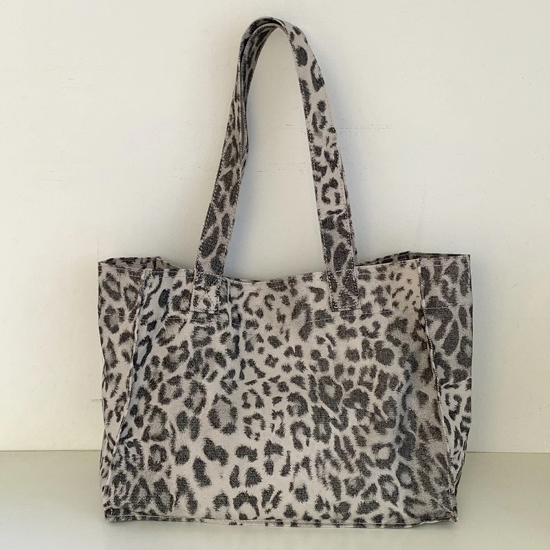 

2026 Korean-style Leopard Print Canvas Bag Large Capacity Casual Single-Shoulder Commuting Bag Female Retro Shopping Tote Bag