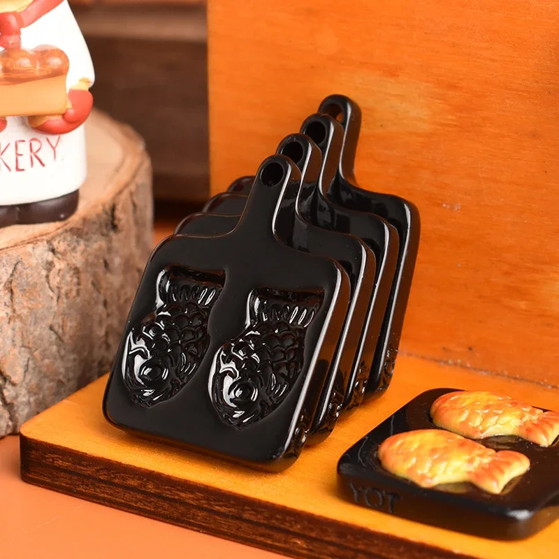 1 zestaw Dollhouse Mini Taiyaki Mold Baking Pan Miniature Items Braised Snapper Mould Food Doll House Kitchen Accessories Toys
