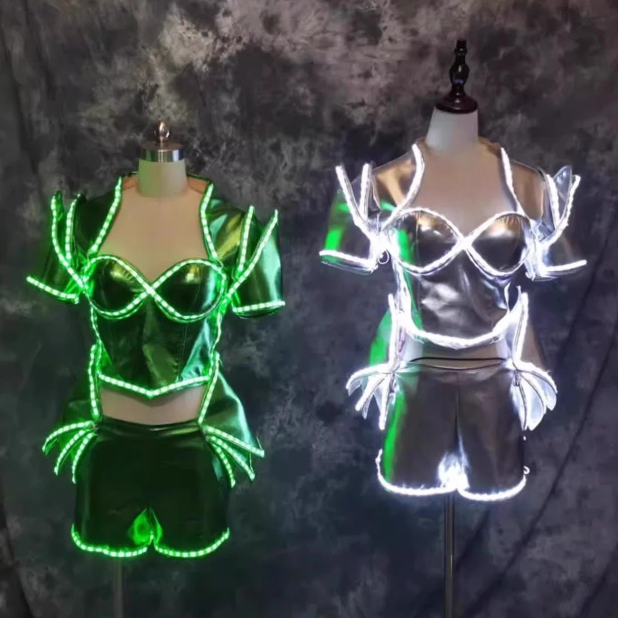 

Женский светящийся LED-костюм для уличных выступлений, юбка, реквизит для бара, наряд для выступлений DS, модный комплект с коротким рукавом для молодежи