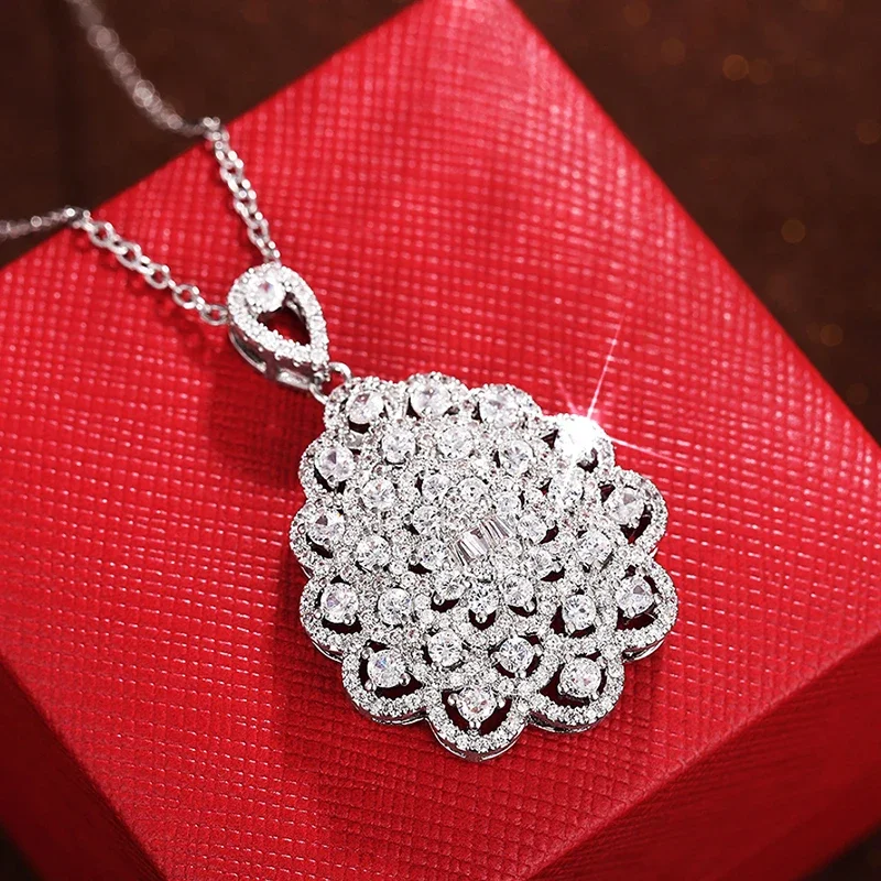 Huitan Brillante funkelnde Halskette mit Zirkonia-Anhänger, anmutiges, opulentes Hals-Accessoire für Frauen, Charms, Hochzeitsschmuck