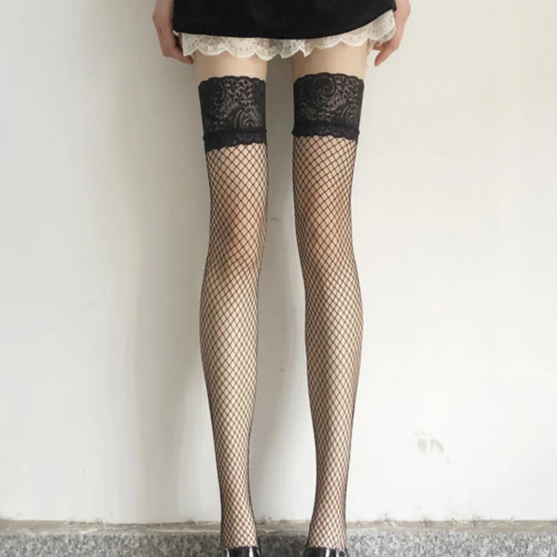 1 Pair of Wide Lace  Knee-length Thin Women Hollow Fishnet Socks