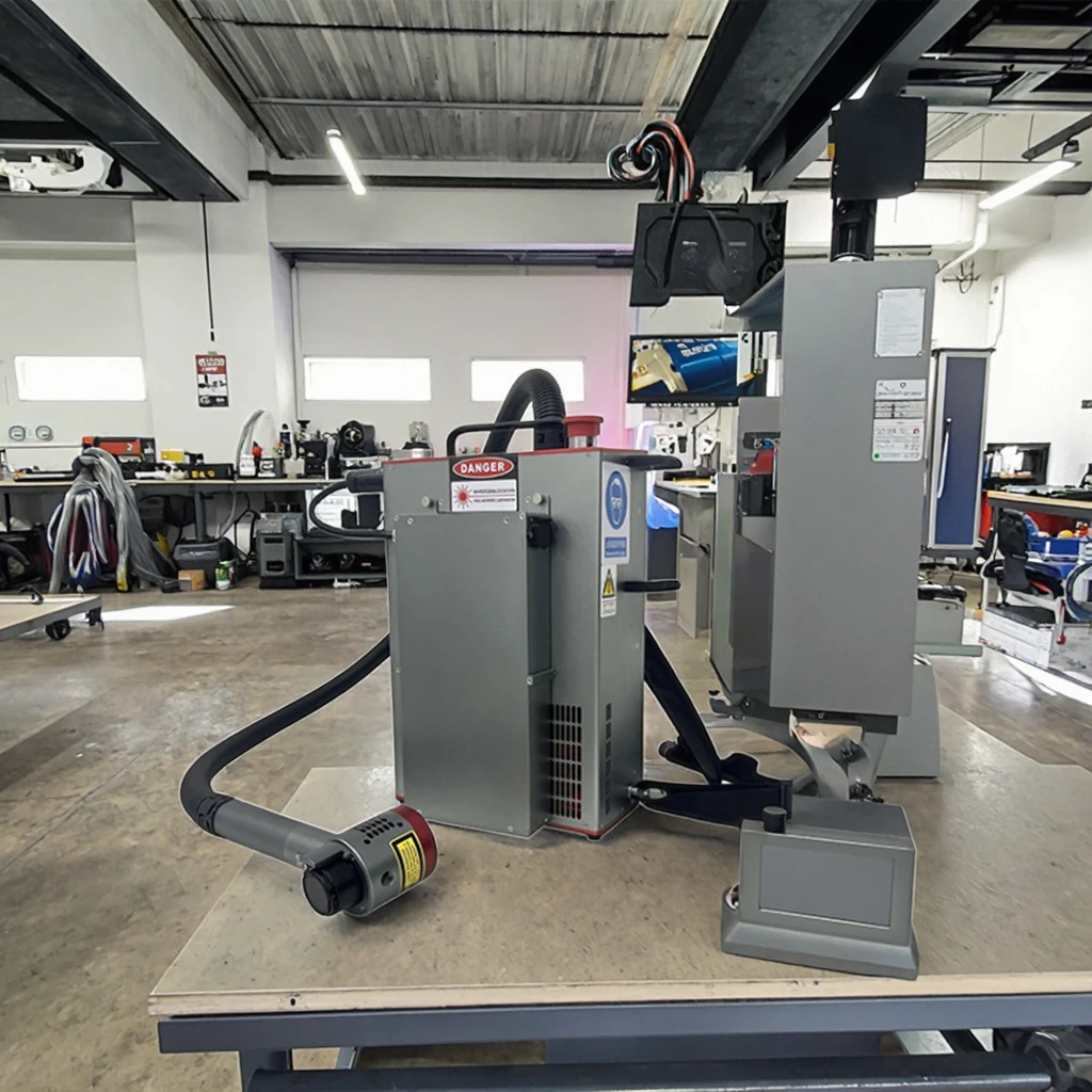 

50w 100w 200w Portable Laser Pulse Cleaning Machine Backpack Laser Cleaning Machine Surface Rust Removal