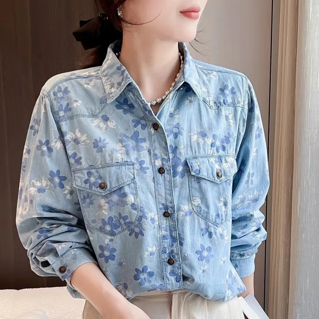 

Женская джинсовая рубашка с цветочным принтом и длинным рукавом, свободная повседневная блузка