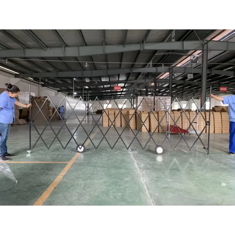 Standard Temporary Fence Panels Temporary Privacy Fence Isolation Door with Pulley and Stretchable Folding Door