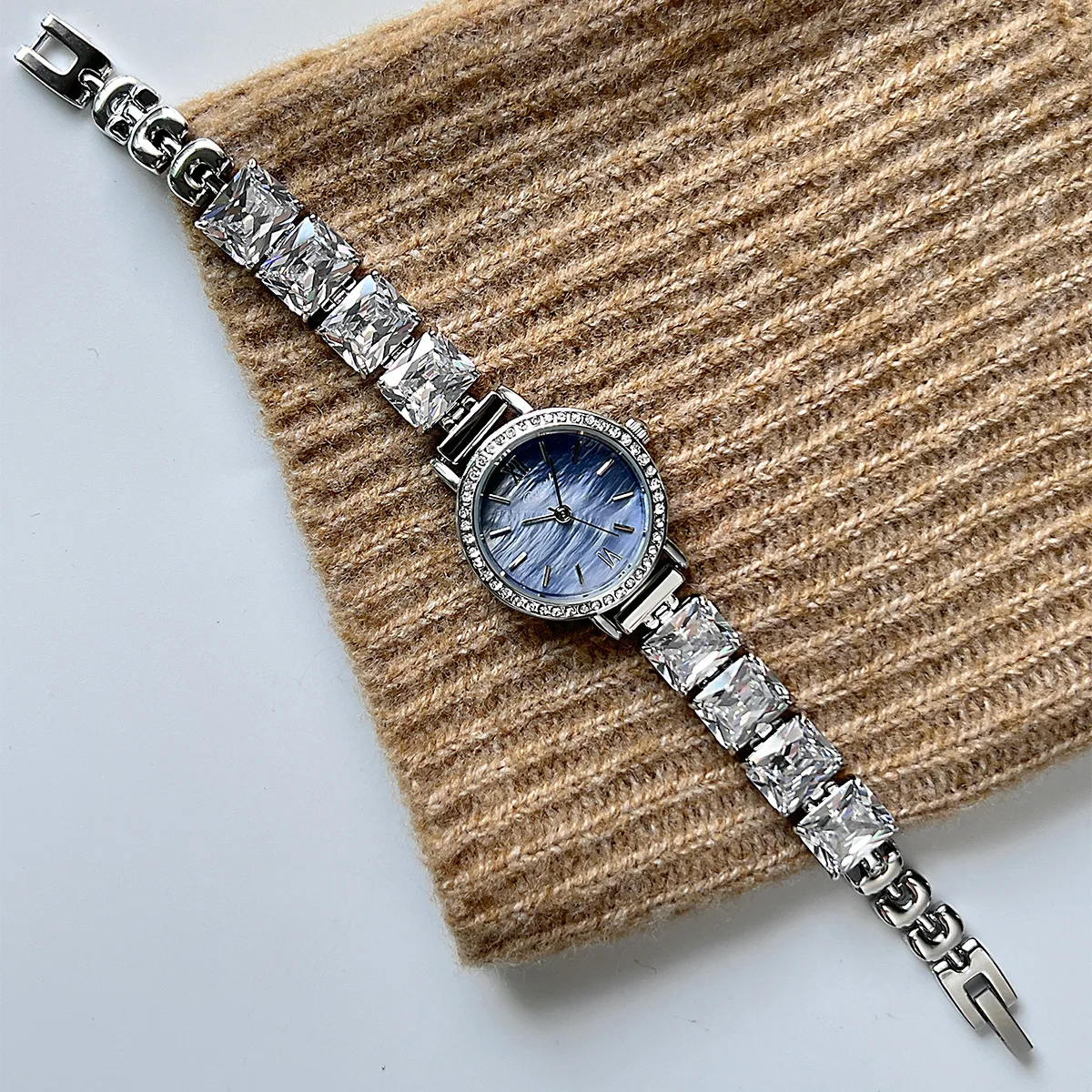 UTHAI CQ444 Orologio da donna Beimu alla moda, alla moda, bracciale con zirconi, orologio al quarzo, orologio leggero e di lusso, orologi da donna