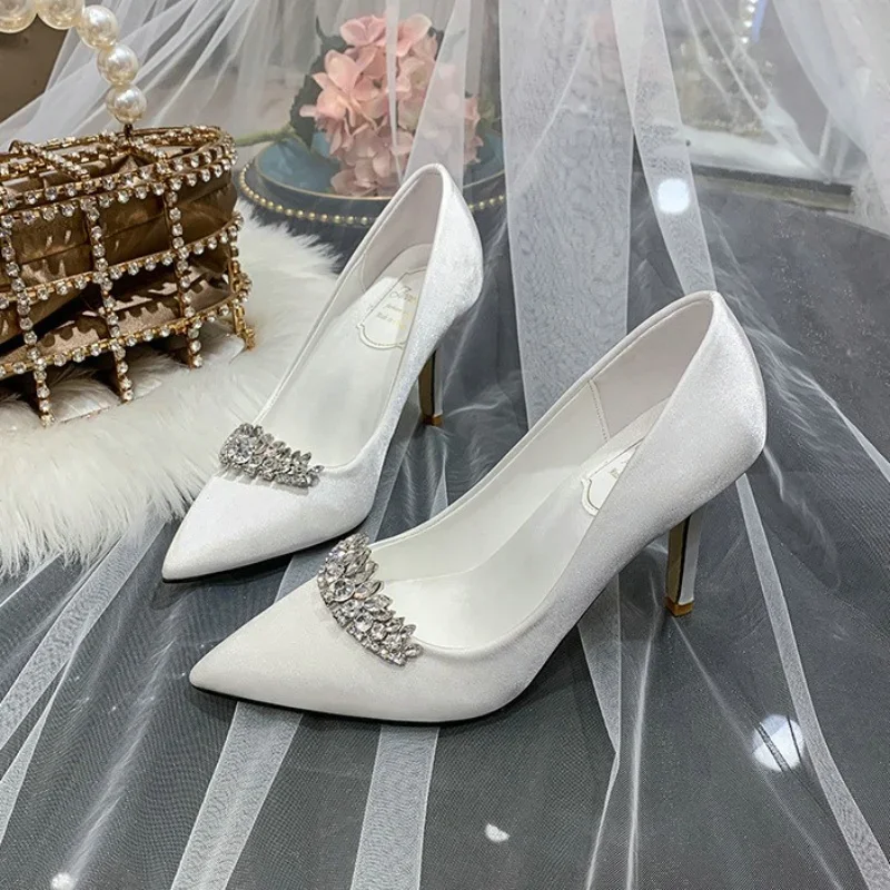 2024 New White Bridal Shoes Rhinestone Princess Pumps Satin Bridesmaid Champagne Wedding Shoes