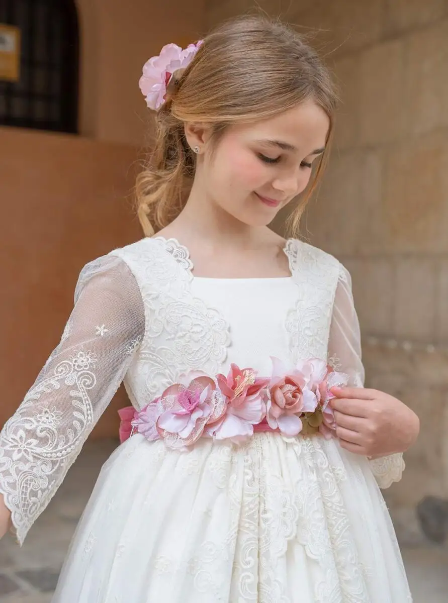 Tulle FATAPAESE ricamato con talpe e acquamarina abito da comunione rosa dettagli floreali nella cintura di Tulle con nastro centrale