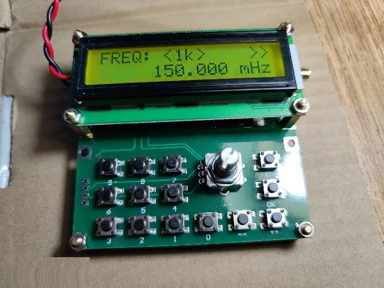 ADF4351 Signal Source VFO Variable-Frequency Oscillator Signal Generator 35MHz to 4000MHz Digital LCD Display DC 4.5V-5.5V