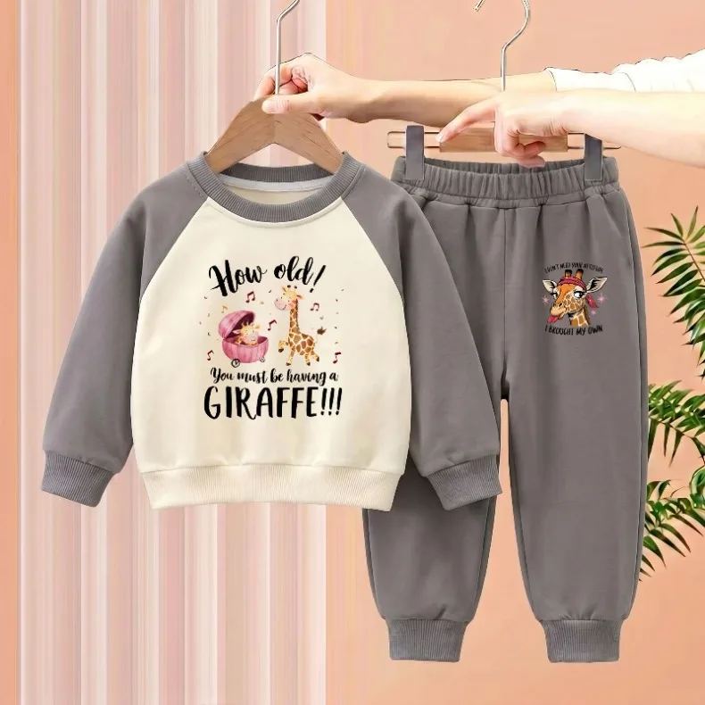 Herbstmode für Kinder: Zweiteiliges Set mit Kapuzenpullover mit Rundhalsausschnitt und langen Hosen, lässiger Trainingsanzug für Jungen, Kinder-Pullover-Hosen-Set – Detail 6