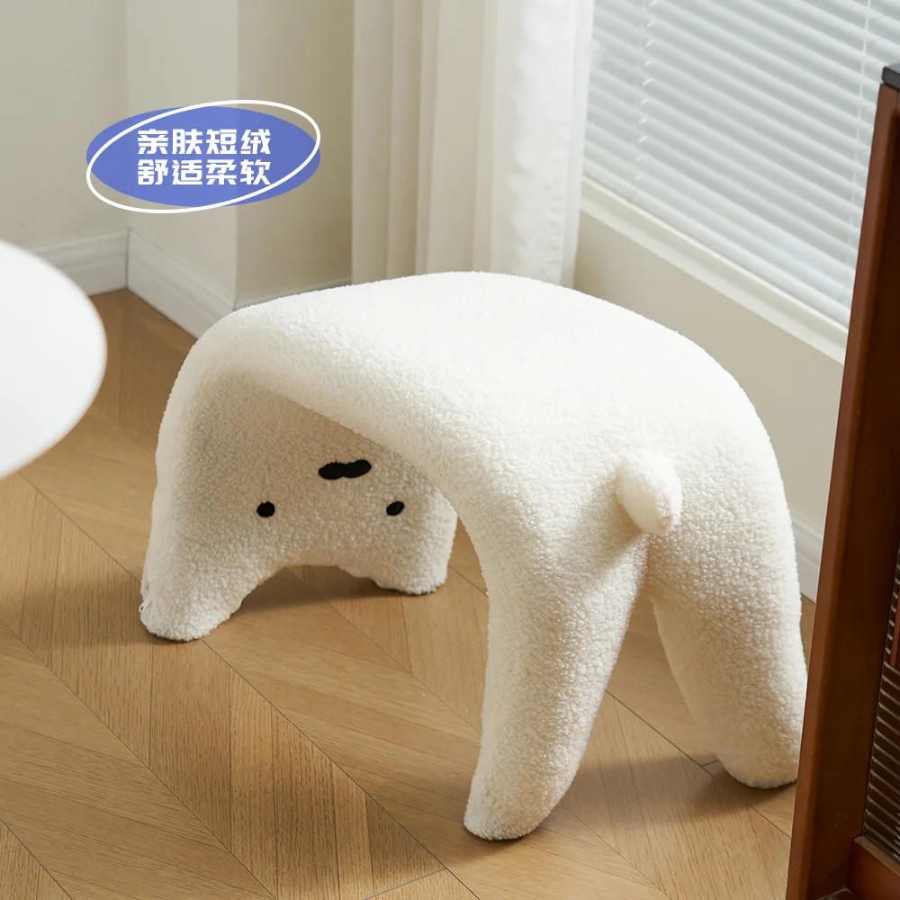 Moderner, schlichter Internet-Schuhhocker aus Lammwolle