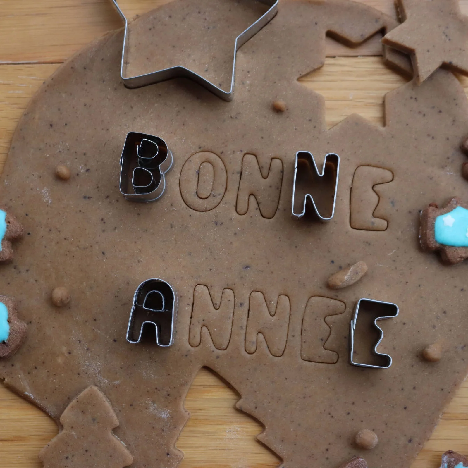 

26 Letters Stainless Steel Cookie Cutters Biscuits Molds Alphabet Shaped Baking Tools Non Stick Kitchen Accessories Cake Shop