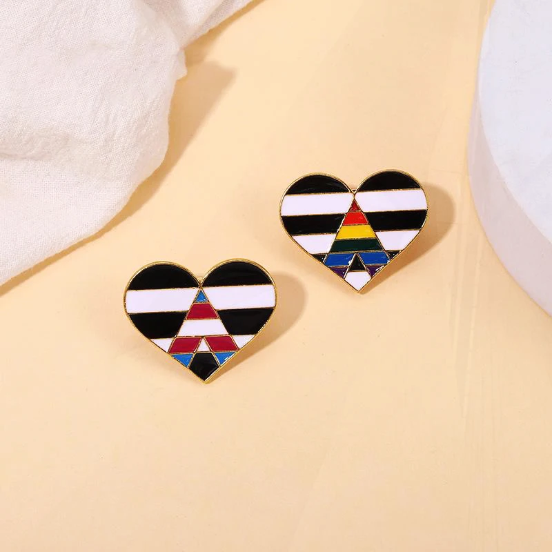 LGBT Pure Love Lapel Badges Cartoon Jewelry Gift for Friends Striped Heart Shaped Enamel Brooch Custom Pines Rainbow