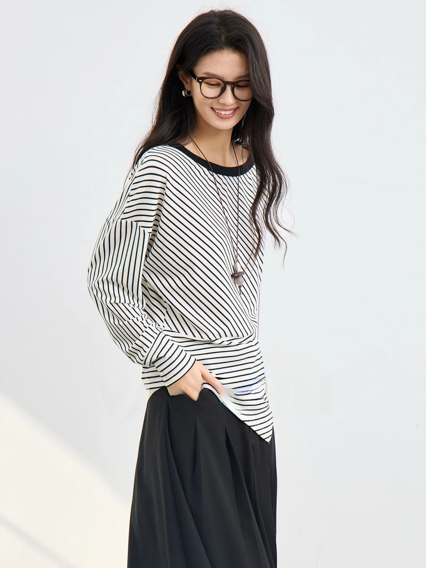 

Женская футболка Van Xian Laise Long Sve Slim Fit, весна 2026, новая модель, легкий пуловер с круглым вырезом и полосатым узором