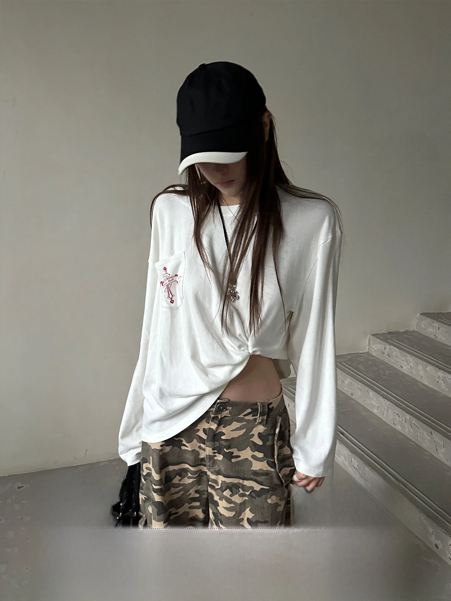 Rase Le Sol Crimson Oath Women's Loose Long Sleeve T-shirt Pocket Side Structure Casual Print Fashion Autumn Collection