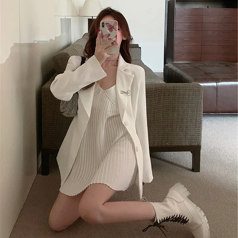 Small suit 2023 new spring style women's white small fragrant wind suit coat net red fried street two-piece set foreign style