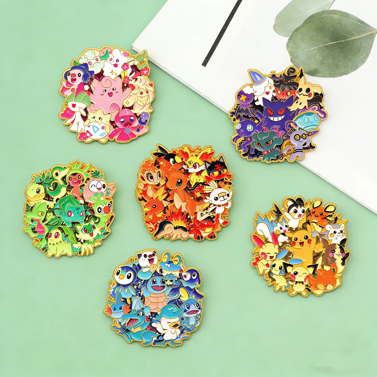 6-teiliges Pokemon-Emaille-Pin-Set – niedliche Broschen mit Pikachu-, Gengar- und Eevee-Motiven für Rucksäcke, Jeans, Taschen und Accessoires