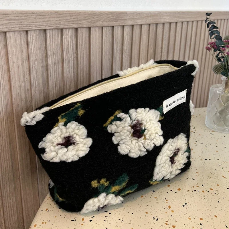 Faux Woolen Floral Women Makeup Bag Letter Prints Zipper Storage Pouch Ladies Cosmetic Bags Vintage Female Small Purse Handbags