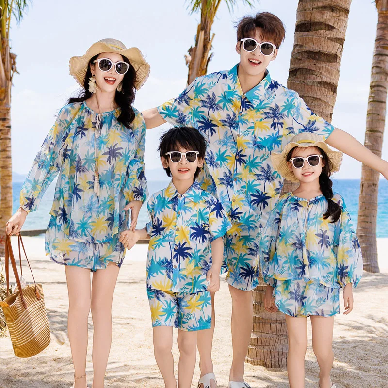 

Family Vacation Look Matching Outfits Holiday Parent-child Beach Two Piece Set Mom Dad Son Daguhter Tops Shorts 2 Pieces Clothes