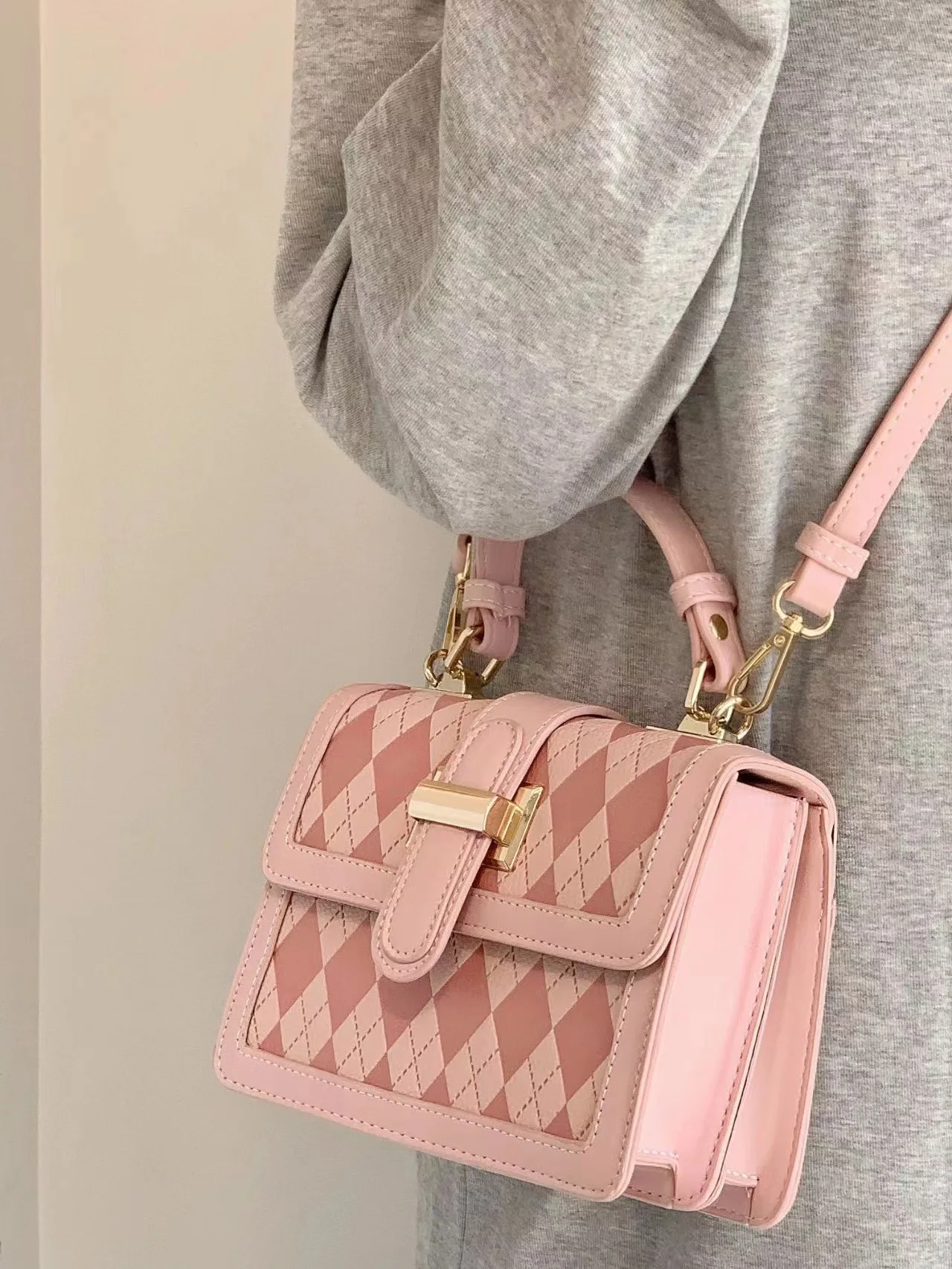 New Niche Senior Handbag Women\'s 2024 Simple Pink Ringer Small Square Bag Girl Rhomboid Single Shoulder Crossbody Bag BM121