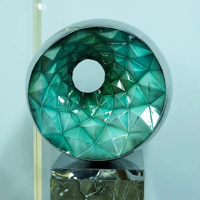 Hotel home decoration electroplating metal handicrafts abstract decorative sculpture