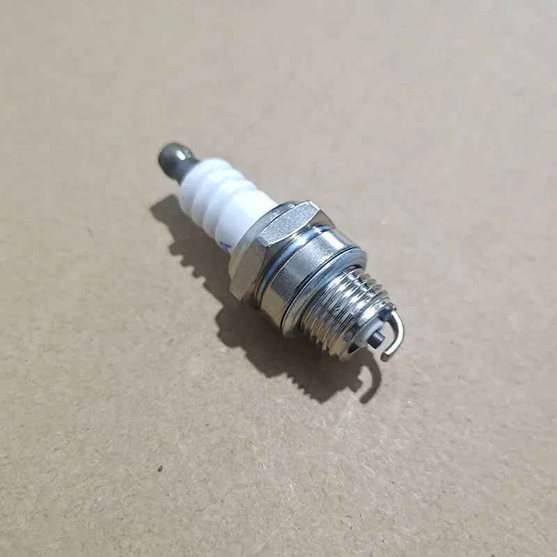 Spark Plug For Makita DCS460 DCS500 DCS510 DCS5121 DCS5121R DSC51020 DCS51018 Gasoline Engine Replacement Parts