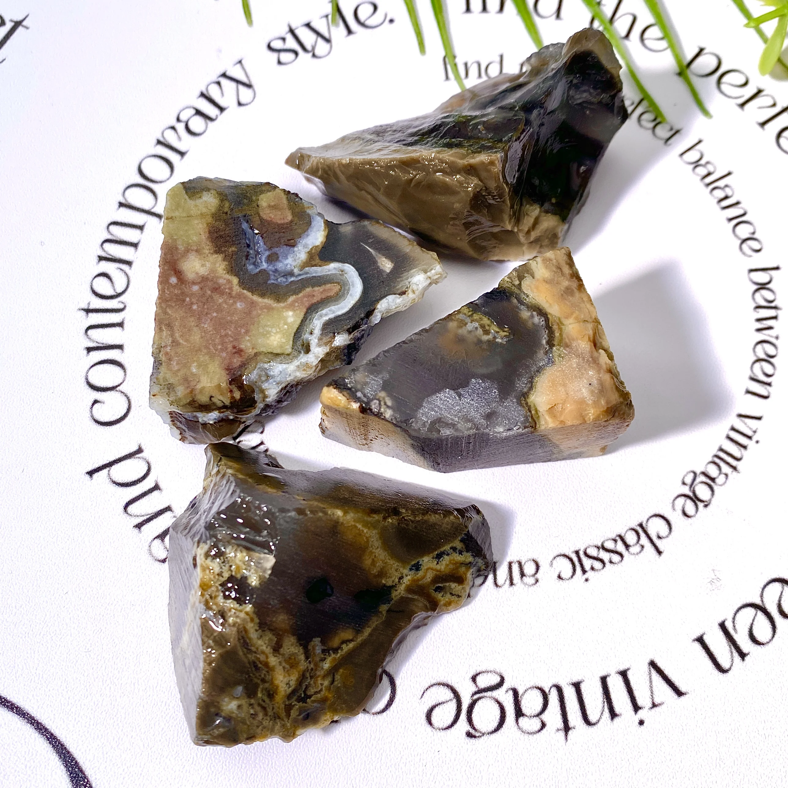 100 جرام/200 جرام العقيق البركاني الحجر الخام-الأشعة فوق البنفسجية الفلورسنت ، شكل غير منتظم ، مجموعات الحجر ، هدايا ممتازة ، ديكورات ذاتية الصنع