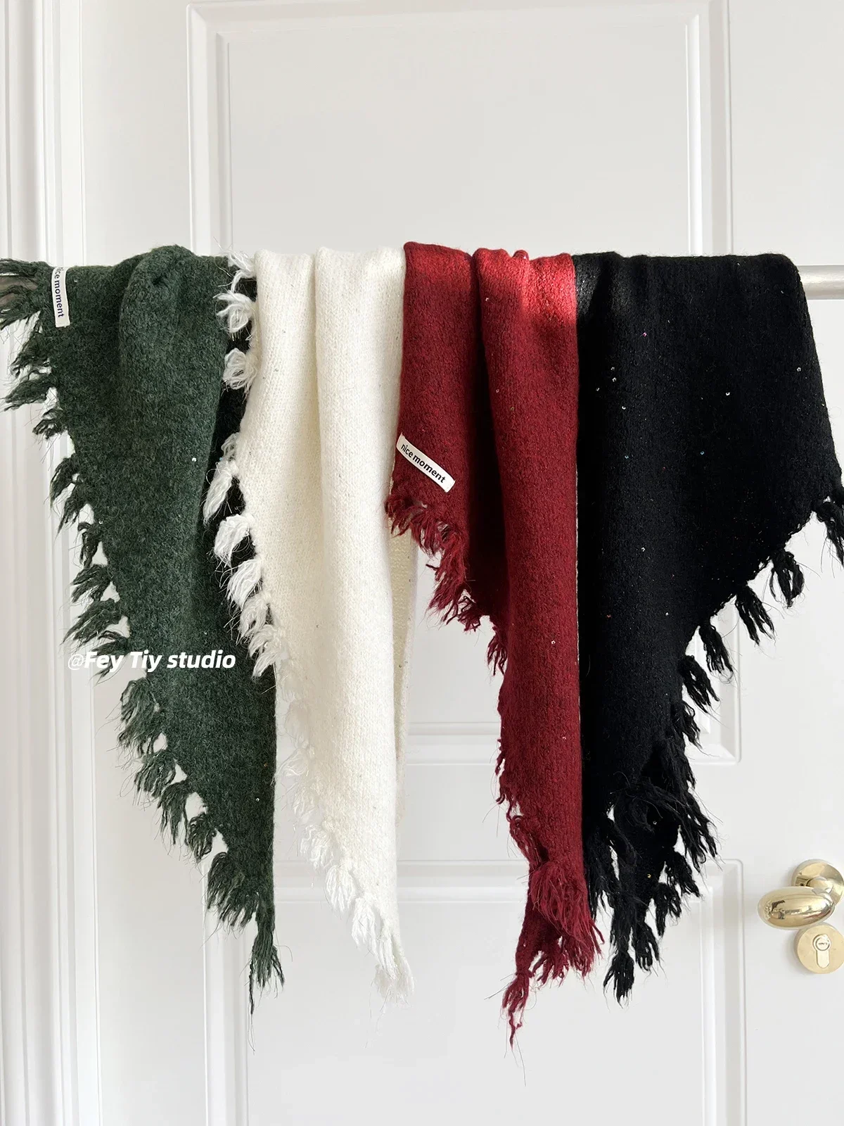 Trendy Retro Sequined 24ss Triangle Scarf for Women Korean Autumn Winter Warmth Simple Versatile Scarf Headband Dual-purpose