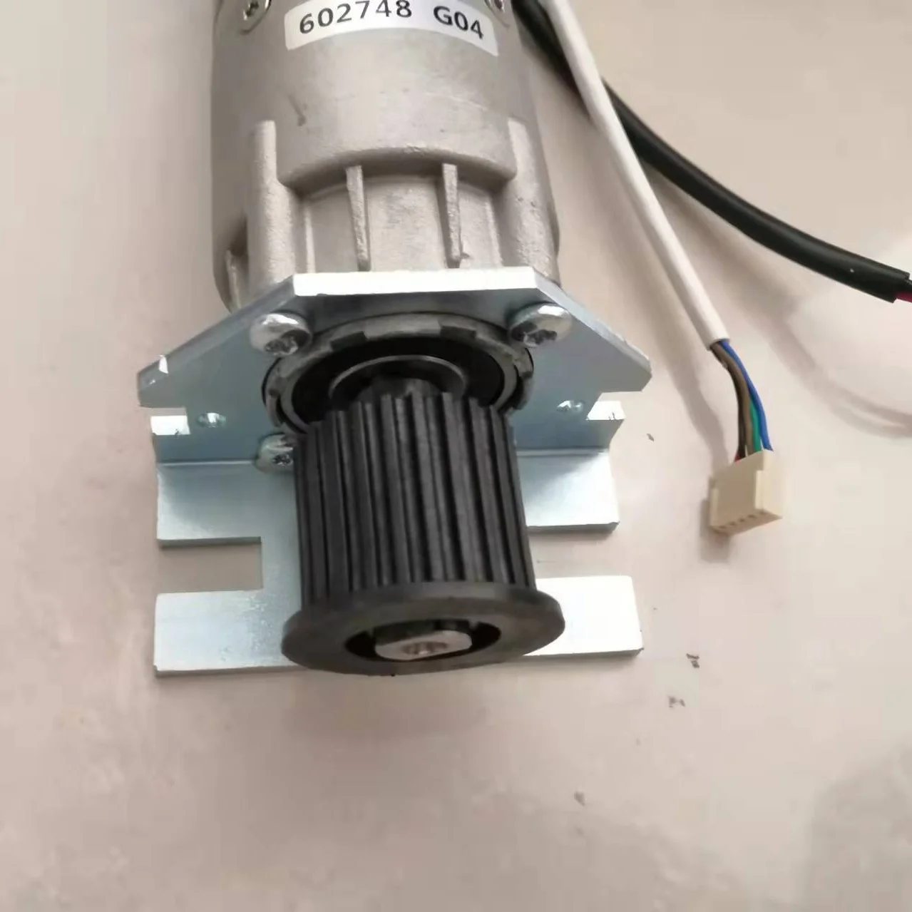 エレベーター部品/永久磁石DCモーター/K*neドアモーターKM 602748G04