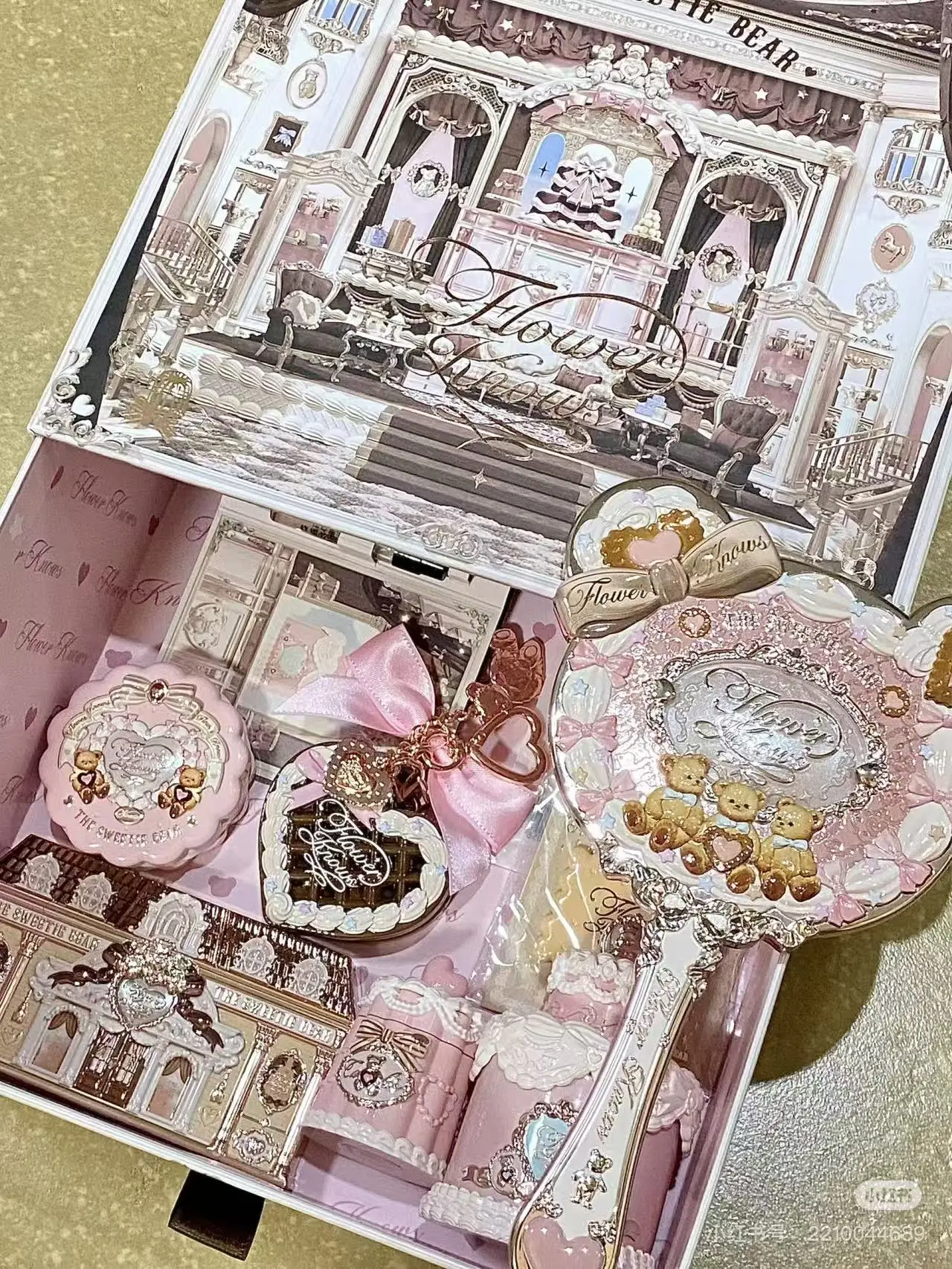Flor sabe o urso querida 12 peças maquiagem presente lábio esmalte blush sombra corretivo conjunto caixa