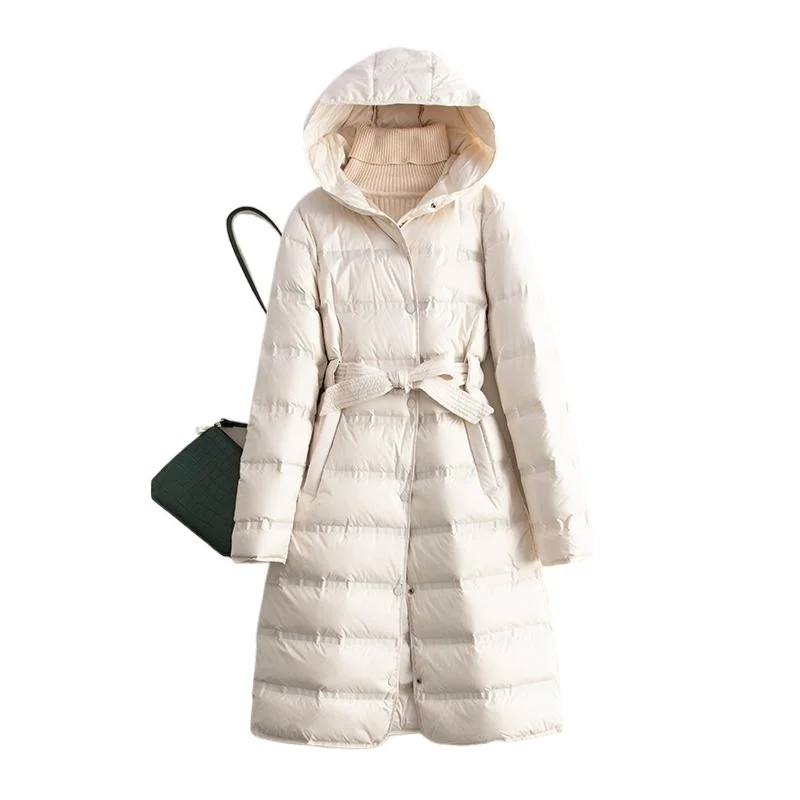 Kurtka puchowa damska na zimę 2026, dojazdy do pracy, z kapturem, zapinana na paski.